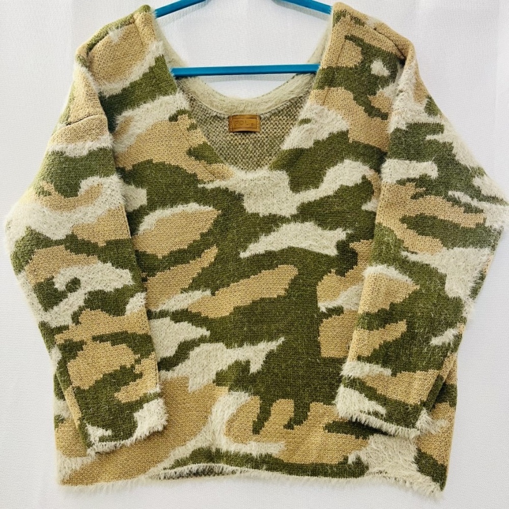 POL Camo Oversized Camouflage Print Fuzzy Sweater Women's Size Small